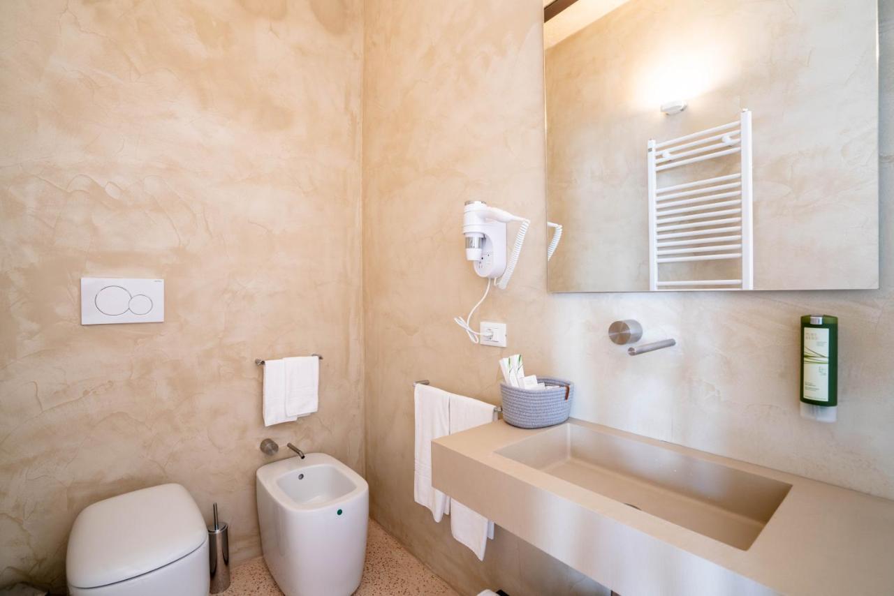 Donna Domenica Boutique Suites Полиньяно-а-Маре Экстерьер фото